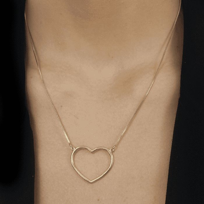 Colar Dourado de Coração Vazado Arco - Imagem 2