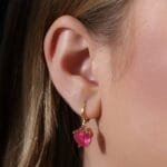 Brinco Dourado Argolinha Pedra de Coração Rosa - Imagem 2
