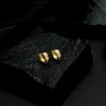 Brinco Dourado de Argolinha com Pedras de Zircônia - Imagem 3