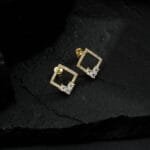 Brinco Dourado Quadrado com 30 Pedras de Zircônia - Imagem 3