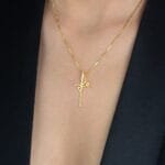 Colar Dourado de Cruz Fé - Imagem 2