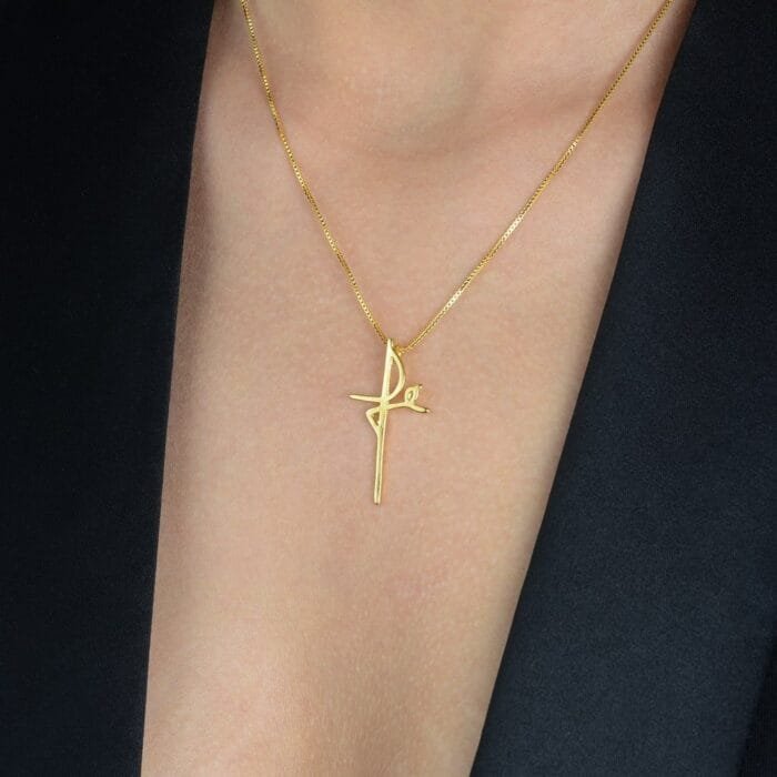 Colar Dourado de Cruz Fé - Imagem 2