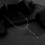 Colar Prateado Gravatinha com Pontos de Luz - Imagem 3