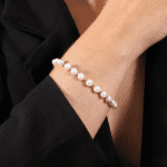 Pulseira Dourada de Pérolas e Bolinhas - Imagem 2