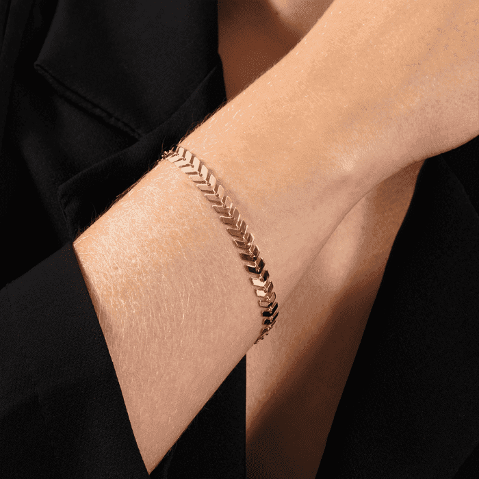 Pulseira Dourada de Seta - Imagem 2