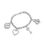 Pulseira Dourada Elo Português com Coração, Cadeado, Trevo e Chave - Imagem 3
