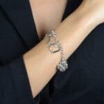 Pulseira Dourada Elo Português com Coração, Cadeado, Trevo e Chave - Imagem 4