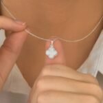 Colar Trevo Branco Prata 925 - Imagem 2