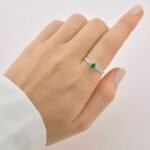Anel Oval com Pedra Verde de Prata 925 - Imagem 2