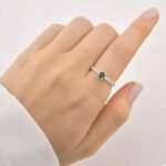 Anel Coração Verde com Zircônias na Prata 925 - Imagem 2
