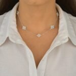 Choker 5 Trevos Branco - Imagem 2