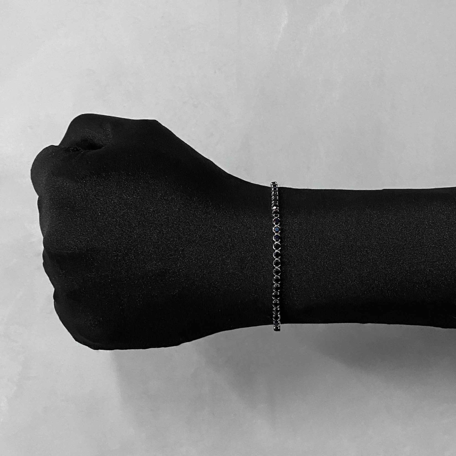 PHOTO-2025-07-15-17-17-49 4 Pulseira Riviera Azul Escuro – Ouro 24K - Imagem 1