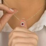 Colar Pingente Redondo Zircônia  Vermelha Cravejado - Imagem 3