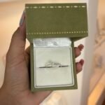 Anel Solitário Delicado em Prata 925