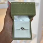 Anel Chapinha Letra E em Prata 925