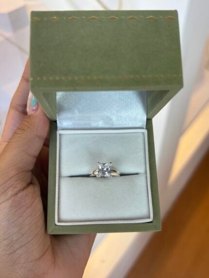 Anel Solitário Quadrado em Prata 925