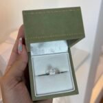 Anel Oval Cravejado em Prata 925