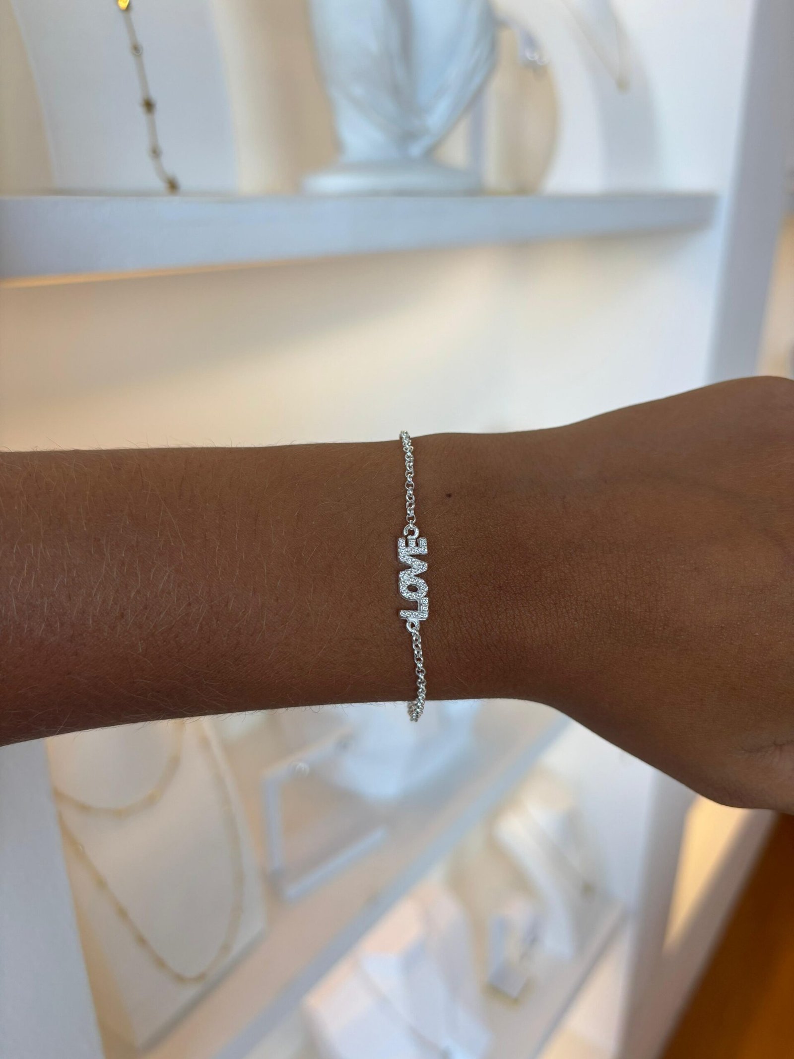 e0f163a3-b9b0-4e57-a17e-65177760f360