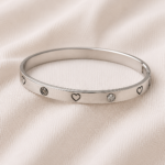 Bracelete detalhes coração aço